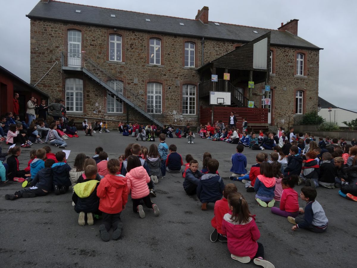 Élèves à l'École Sainte-Anne